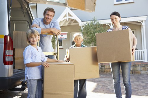 Professional packing and moving service in Creekmouth