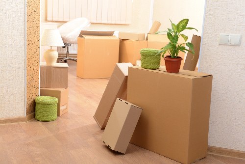 Team communication and relocation coordination for office removals in Creekmouth